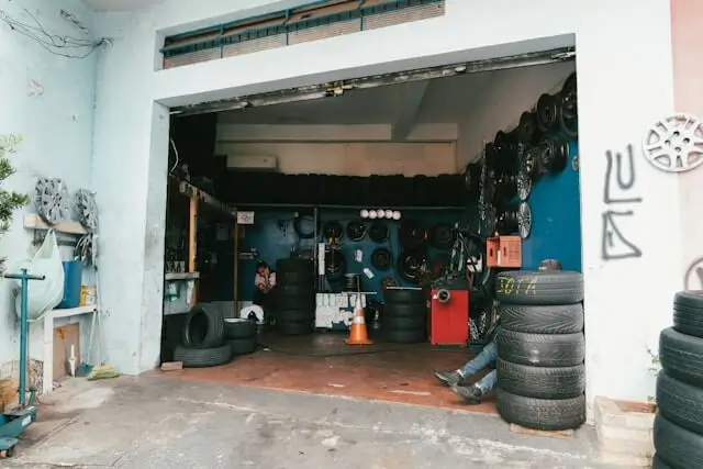 Imagen destacada: Encontrar una llantera cerca de mi ubicacion: Reparación y venta de llantas en Phoenix, AZ